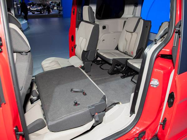 2014-ford-transit-(5)-600-001