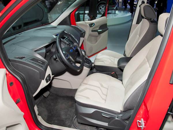 2014-ford-transit-(6)-600-001