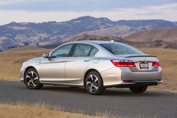 2014_honda_accord_phev_197__medium-600-001