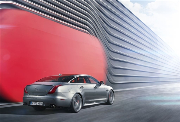 jag_xjr_image_6_260313_lowres-600-001