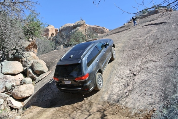 2014-jeep-grand-cherokee-(2)-600-001