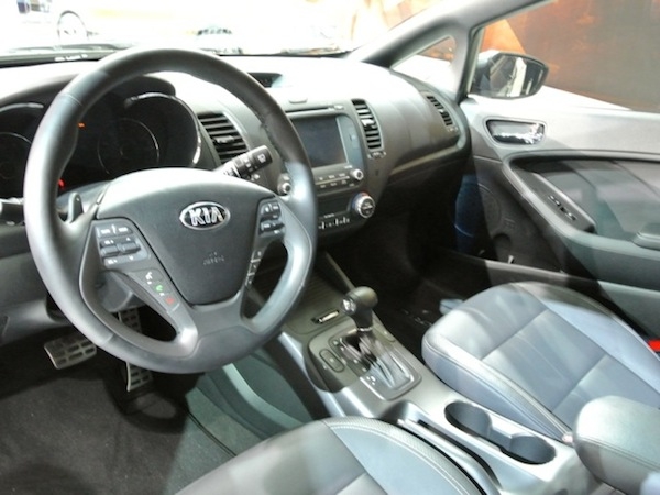 kia-forte-5-(11)-600-001