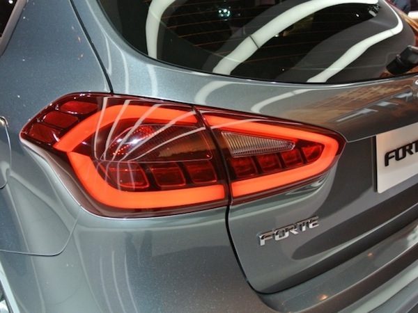 kia-forte-5-(8)-600-001