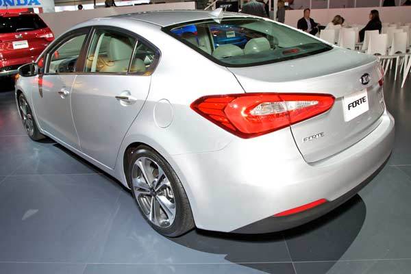 kia-forte-show-rear---600-600-001
