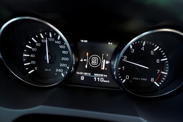 2014-land-rover-9-speed-automatic-transmission-gauge-cluster-indicator-600-001