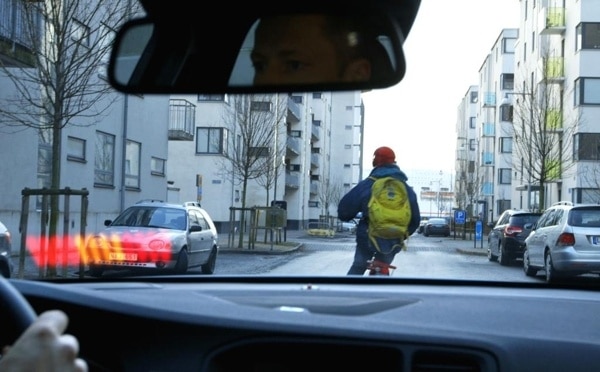 2014-volvo-pedestrian-and-cyclist-detection-system3-600-001