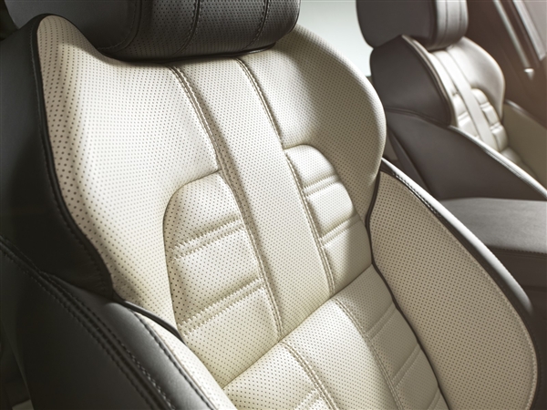 lr_range_rover_sport_interior_03-600-001