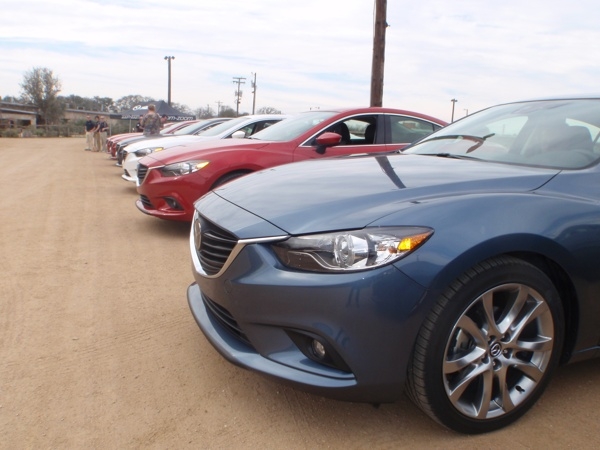 2014-mazda6-(19)-600-001