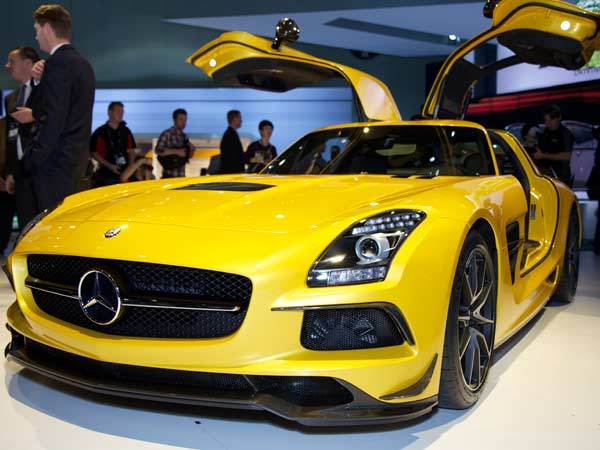 mercedes-sls-amg-front-show-600-600-001