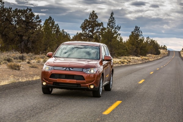 14_outlander_exterior-7-600-001