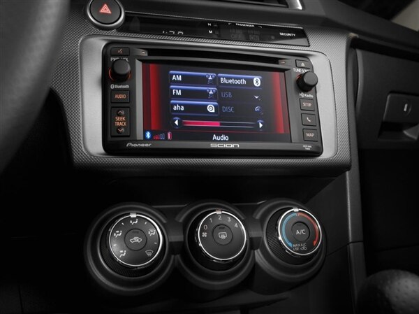 2014-scion-tc-scion-audio-system-detail-600-001