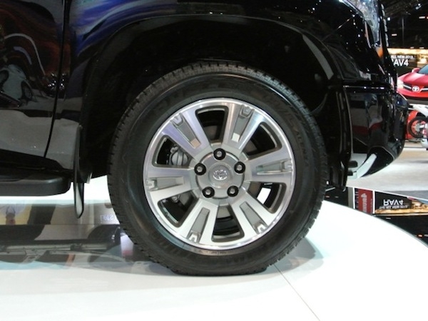 toyota-tundra--(3)-600-001