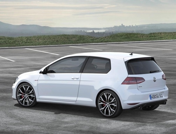 2014-volkswagen-golf-gti-rear-static-600-001