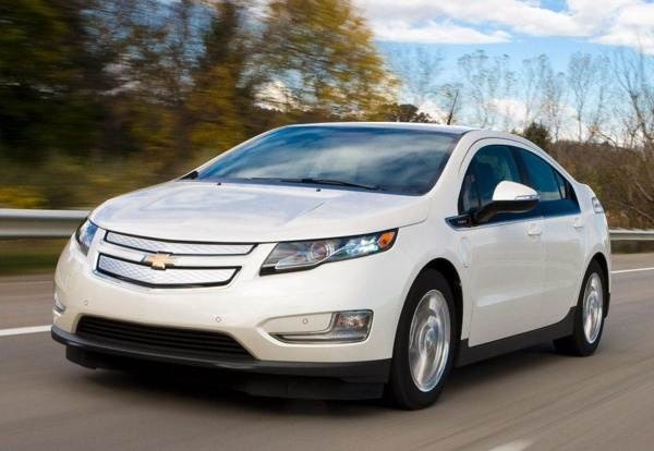 2013-chevrolet-volt-front-action-600-001