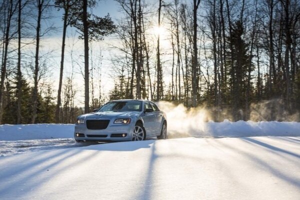 2013 Chrysler 300: Should you add the all-wheel drive? 10
