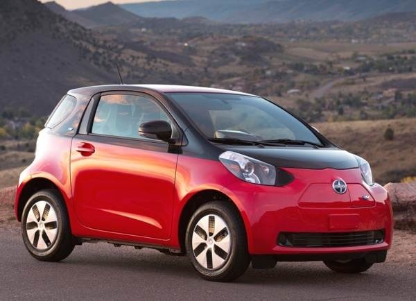 2013-scion-iq-ev-front-static-600-001