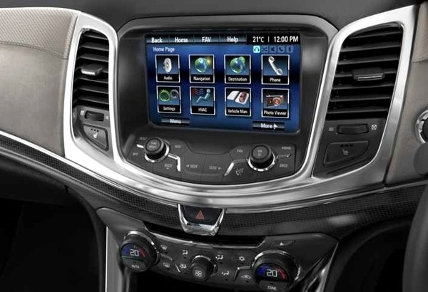 2013-holden-commodore-vf-center-display-detail-600-001