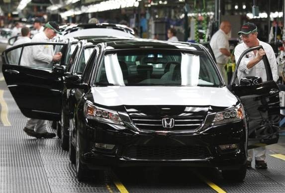 honda-30th-anniversary-in-us-2013-accord-off-the-line-600-001