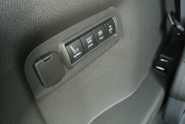 explorer-vs-pilot-(8)-600-001