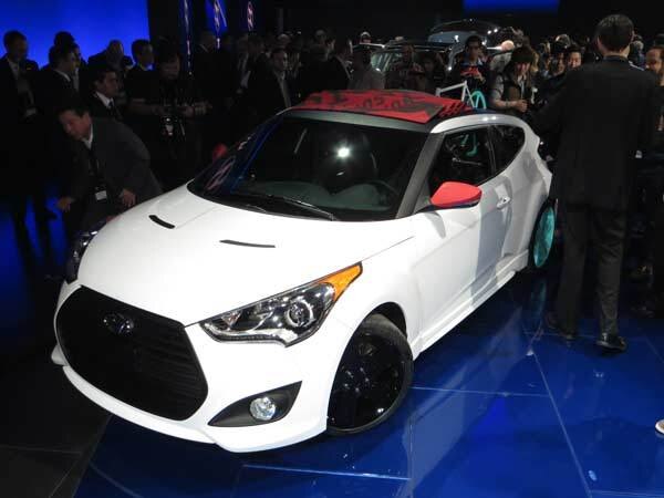 veloster-c3-show-600-001
