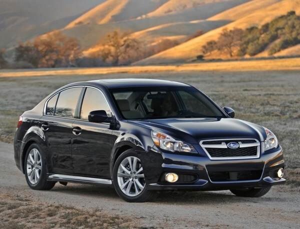 2013-subaru-legacy2-front-static-600-001