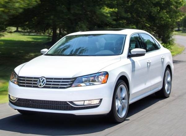 2013-volkswagen-passat-tdi-front-action-600-001