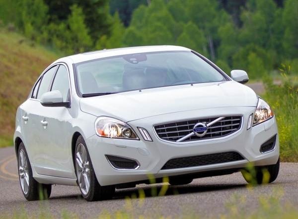 2013-volvo-s60-front-static-600-001