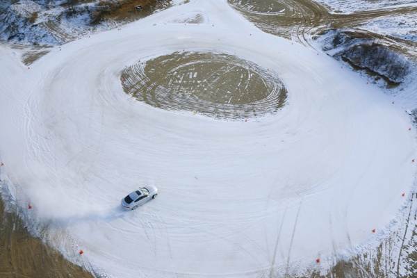 jaguar_xf_awd-system-(9)-600-001