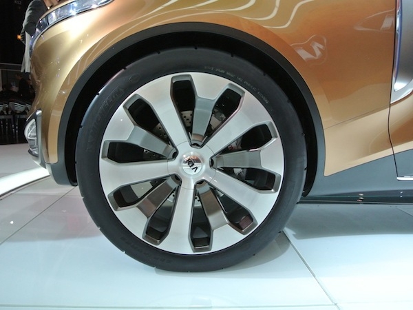 kia-cross-gt-(3)-600-001