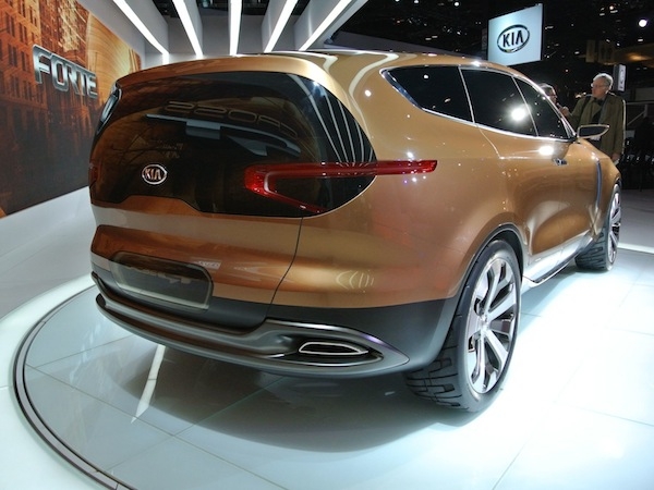 kia-cross-gt-(6)-600-001