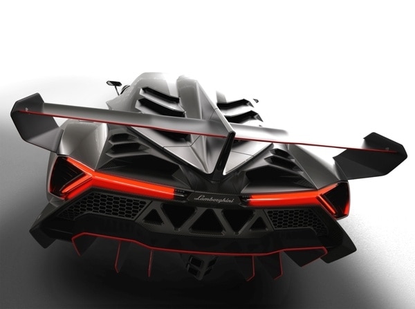 lamborghini-veneno-rear-static-studio2-600-001