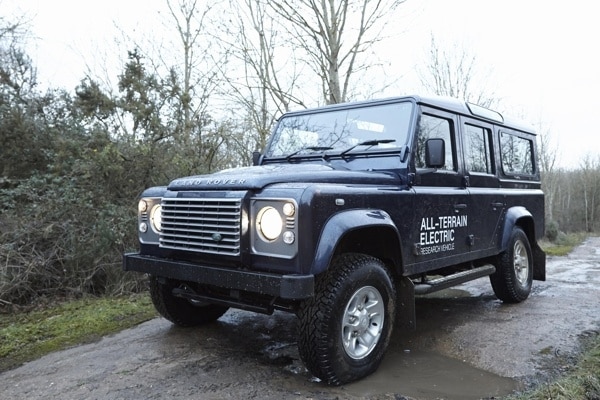 654085_electric_defender_13my_280213_12-600-001