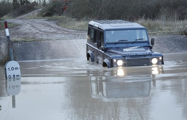 654100_electric_defender_13my_280213_18-600-001