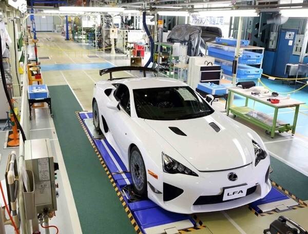 lexus-lfa-final-production-model-front-static-600-001