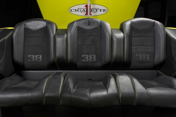 mercedes-cigarette-boat-(7)-600-001