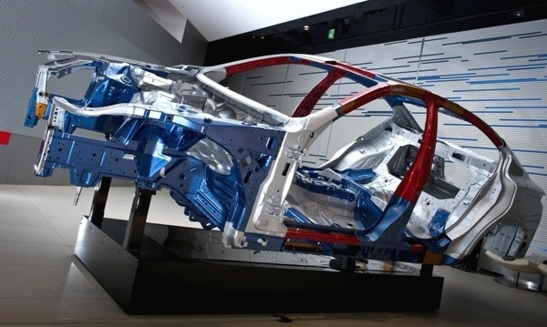 nissan-high=strength-steel-cutaway-structure-600-001