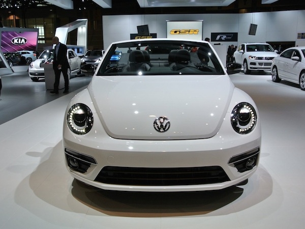 volkswagen-beetle-r-line-show-(1)-600-001