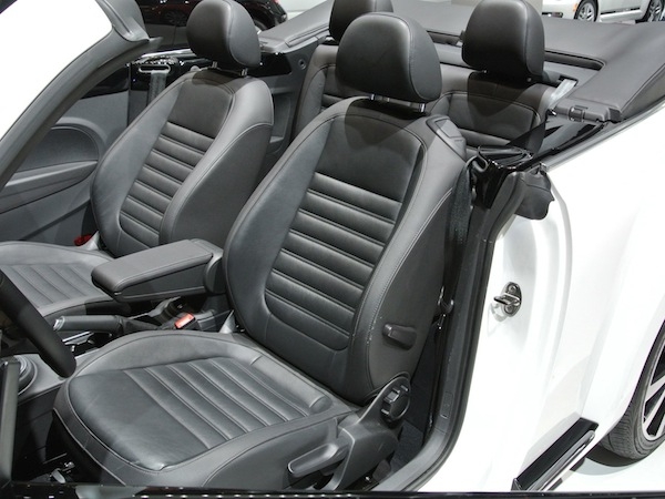 volkswagen-beetle-r-line-show-(11)-600-001