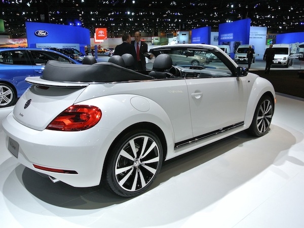 volkswagen-beetle-r-line-show-(6)-600-001