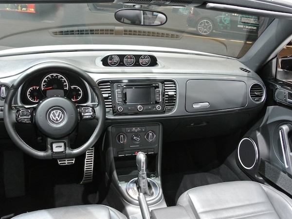 volkswagen-beetle-r-line-show-(9)-600-001