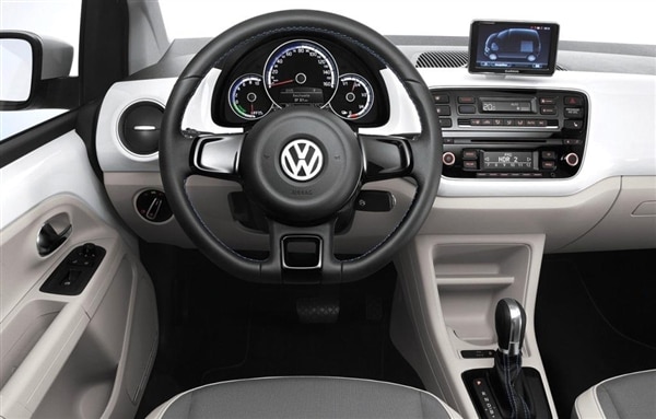 volkswagen-e-up-dash-stering-wheel-600-001