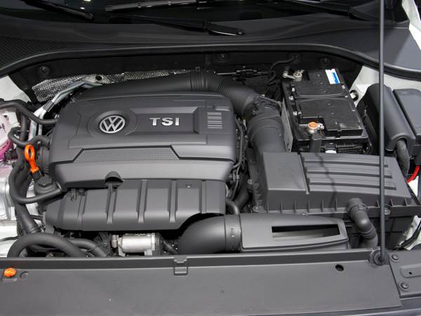 2013-vw-passat-sport-(12)-600-001