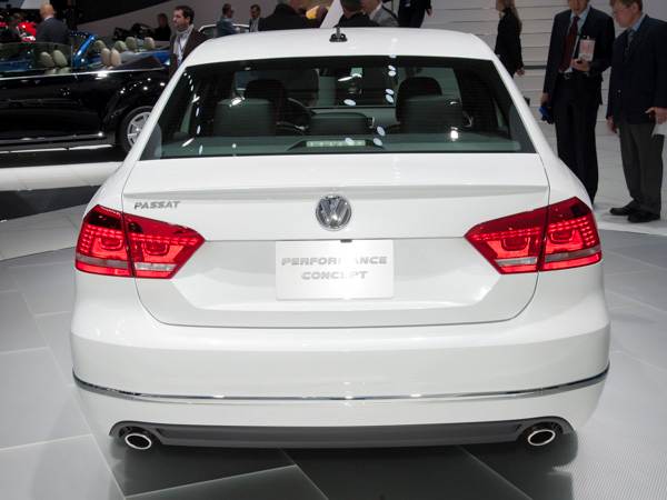 2013-vw-passat-sport-(13)-600-001