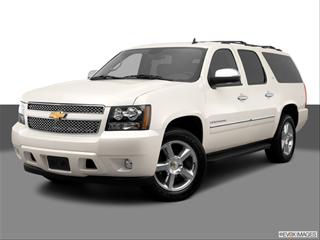 2013 Chevrolet Suburban 1500 Front angle medium view