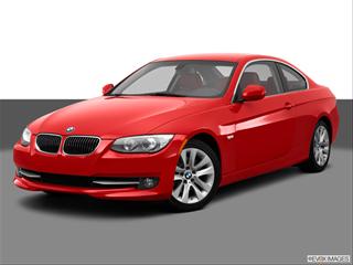 2013 BMW 3 Series Front angle medium view