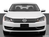 2013 Volkswagen Passat Low/wide front photo