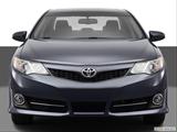 2013 Toyota Camry Low/wide front photo