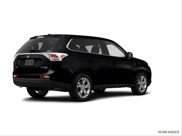 2014-mitsubishi-outlander-rear_8956_014_640x480_x42.jpg