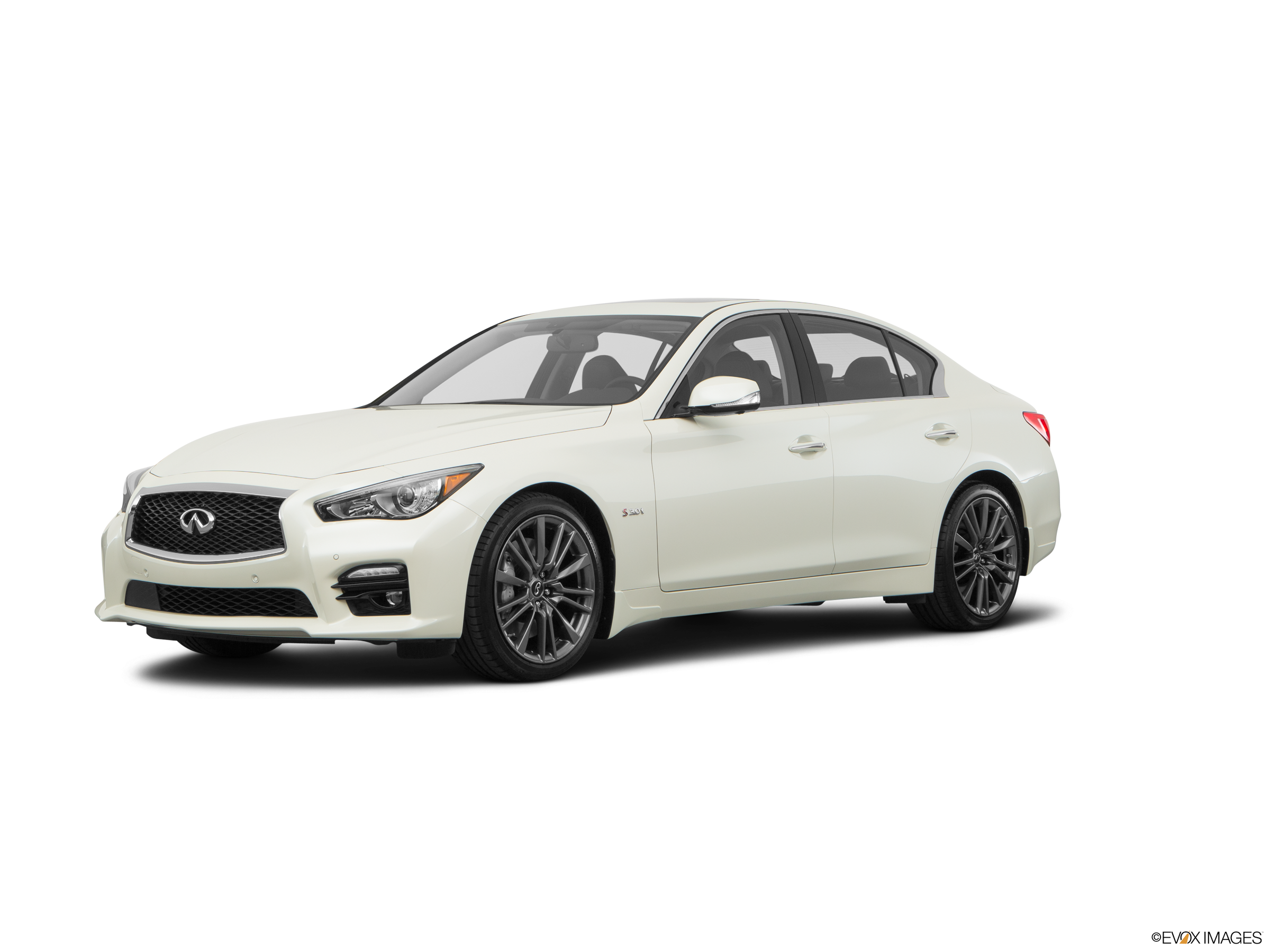 The 2017 Infiniti Q50 Red Sport 400 Is a Twin-Turbo Open Road Rocket