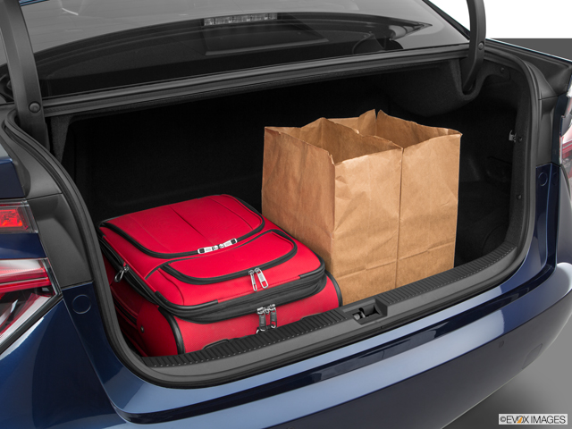 https://file.kelleybluebookimages.com/kbb/base/evox/StJ/11094/2018-Toyota-Mirai-trunk-open_11094_122_640x480.jpg